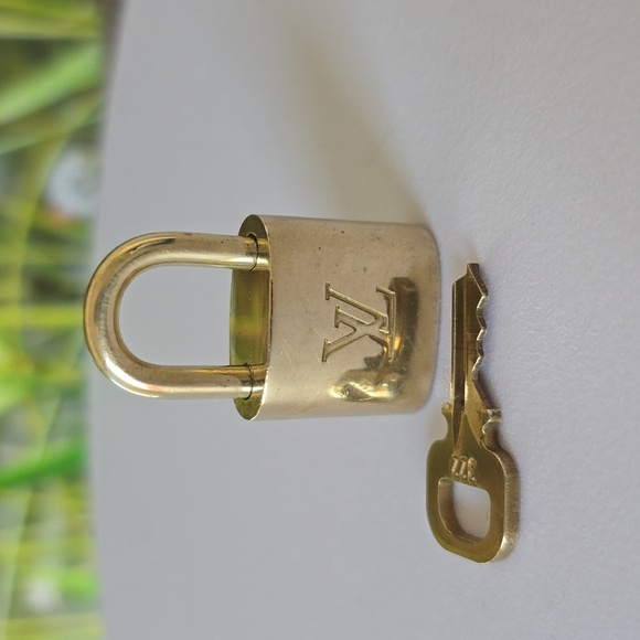 Louis Vuitton Gold Padlock & Key Set #322 Authentic LV Lock - Picture 5 of 8